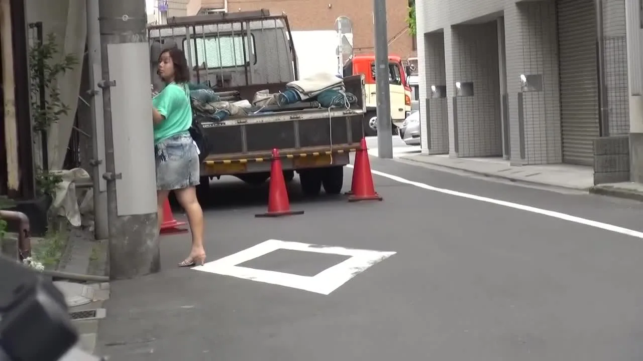 【個撮】巨乳美人妻が野外プレイで何度もイキ乱れちゃってます。 - FC2 Video - 240958