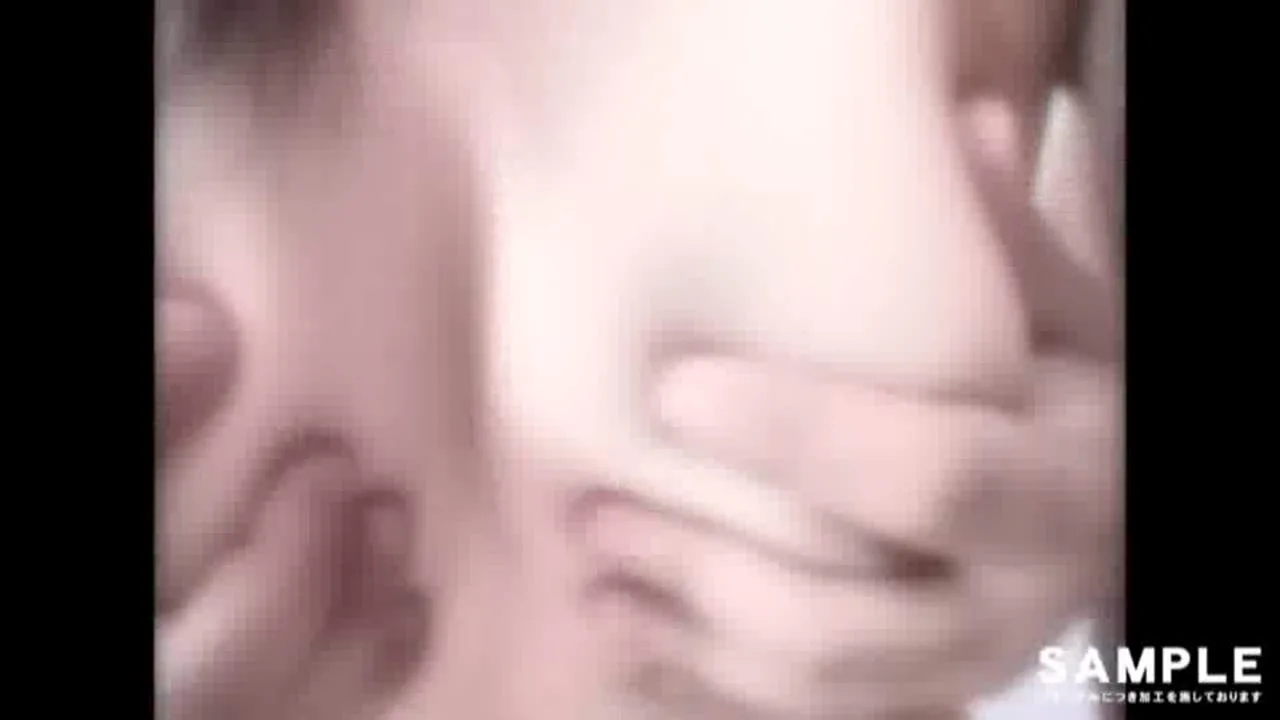 【無修正】経験1人のコに3P生挿入3連発!!!大絶叫で悶える超敏感*!!経験人数一気に - FC2 Video - 243052