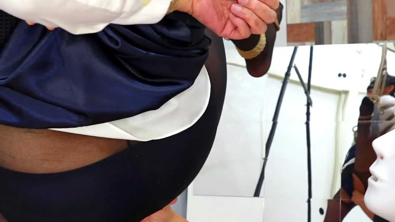 縛られ、濡らした股間をもてあそぶ　Tied up and playing with the wet crotch - FC2 Video - 245294