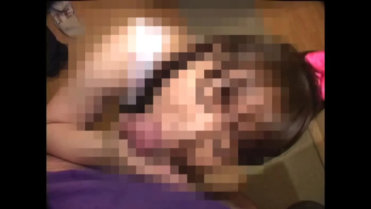 「シャワー浴びてないそのままのチンポがイイ！」オジサンの臭いチンポ好き変態素人女子の変態フェラ♡ - FC2 Video - 245572