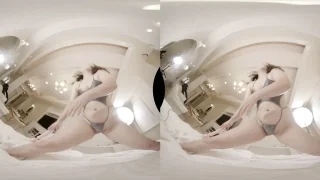 【180VR3D】開店10分600円　顔面騎乗屋さん36　まみ21歳専門学校生　ボリュームボディの電マオナ - FC2 Video - 246852