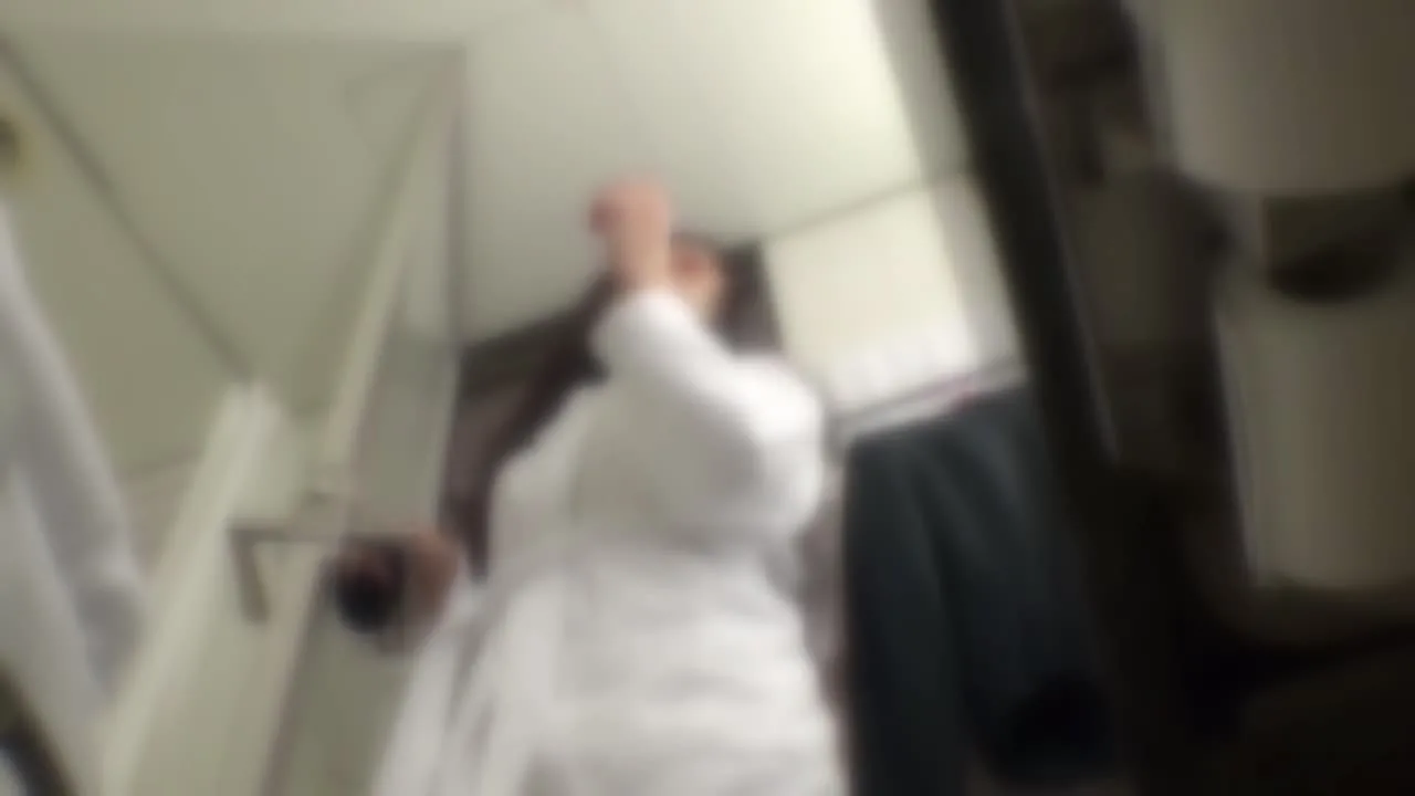 [個人撮影会・生着替えを・・・］〈逆さカメラアングルが超卑猥〉憧れの読者モに近付きたくて個人撮影に来てくれた激カワかんちゃん(18) - FC2 Video - 248661