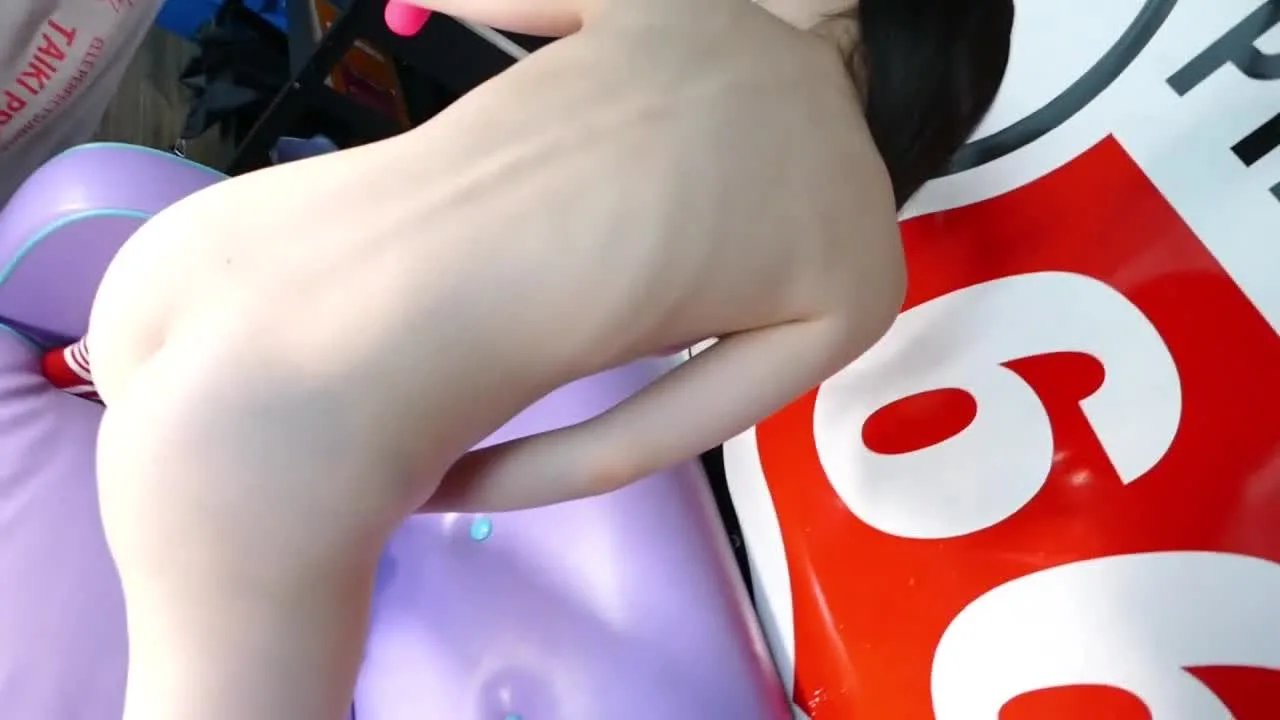 **女子大生達がオマムコ大開放 オマムコ丸出し　指でズボズボ　デンマで昇天しまくり - FC2 Video - 249049