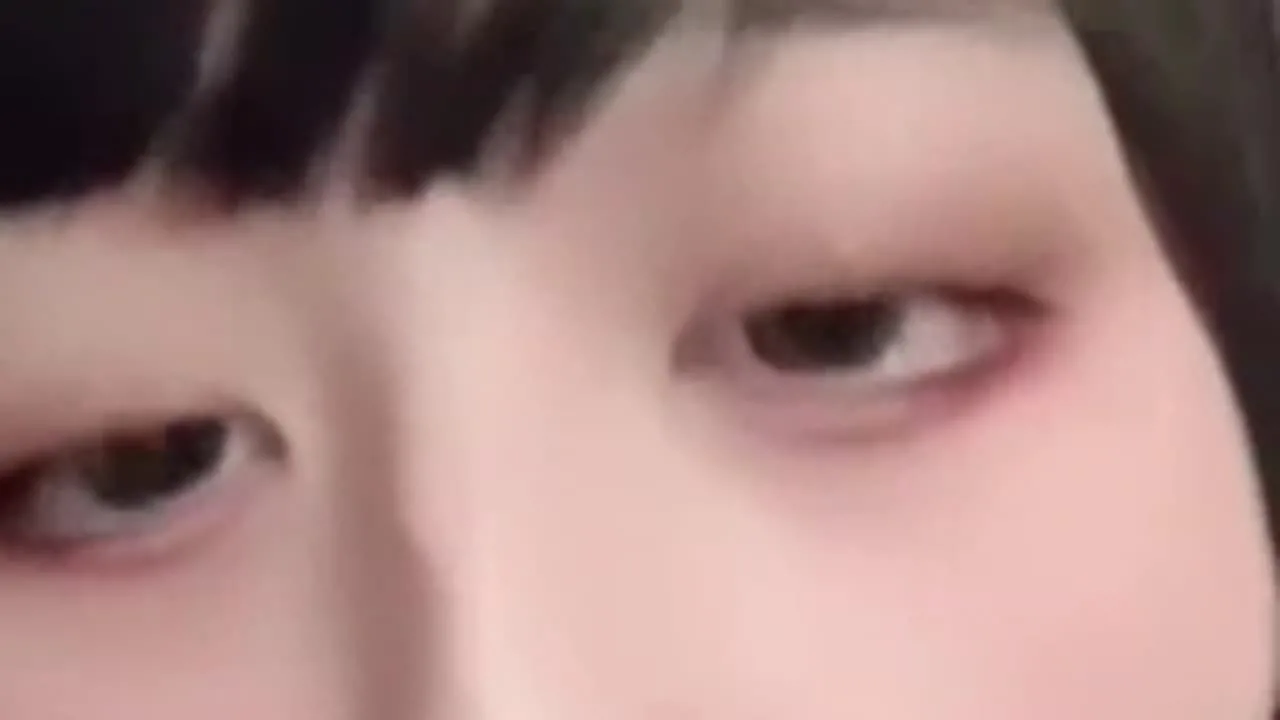 【顔晒し/喉奥イラマ】清楚な見た目とは裏腹にじゅるじゅる音立てお下品フェラに喉奥セルフイラマまで自主的に出来る逸材！容姿端麗な美女の口マンコを堪能した映像を公開する。 - FC2 Video - 249275