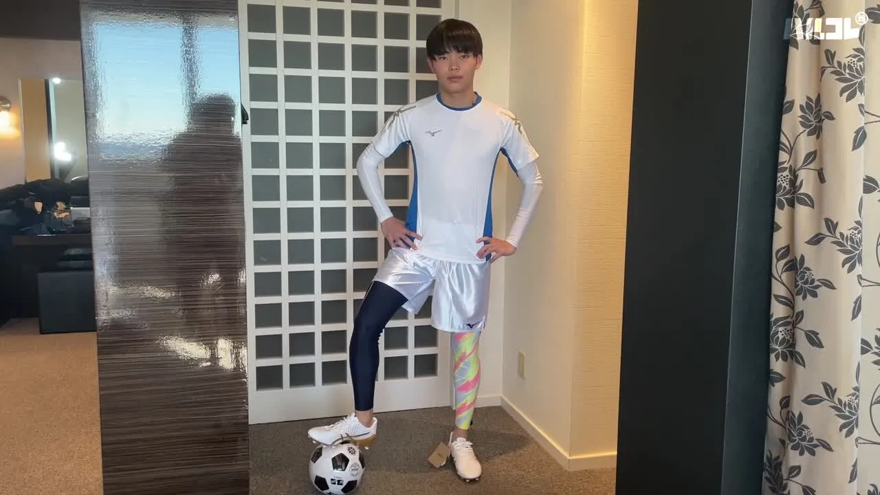 アイドル級の瞳♪超童顔 ゆきと 18歳 サカユニ＆超密着プレイでカウンターアタック!?《ハルコレ》 - FC2 Video - 250904