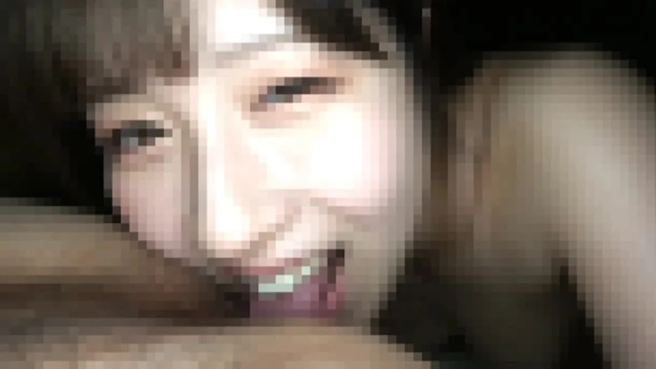 下品なヂュポ音を立ててオジサンのチンポをしゃぶりまくる素人美女！アナルも舐めて口内射精ごっくん♡ - FC2 Video - 251212