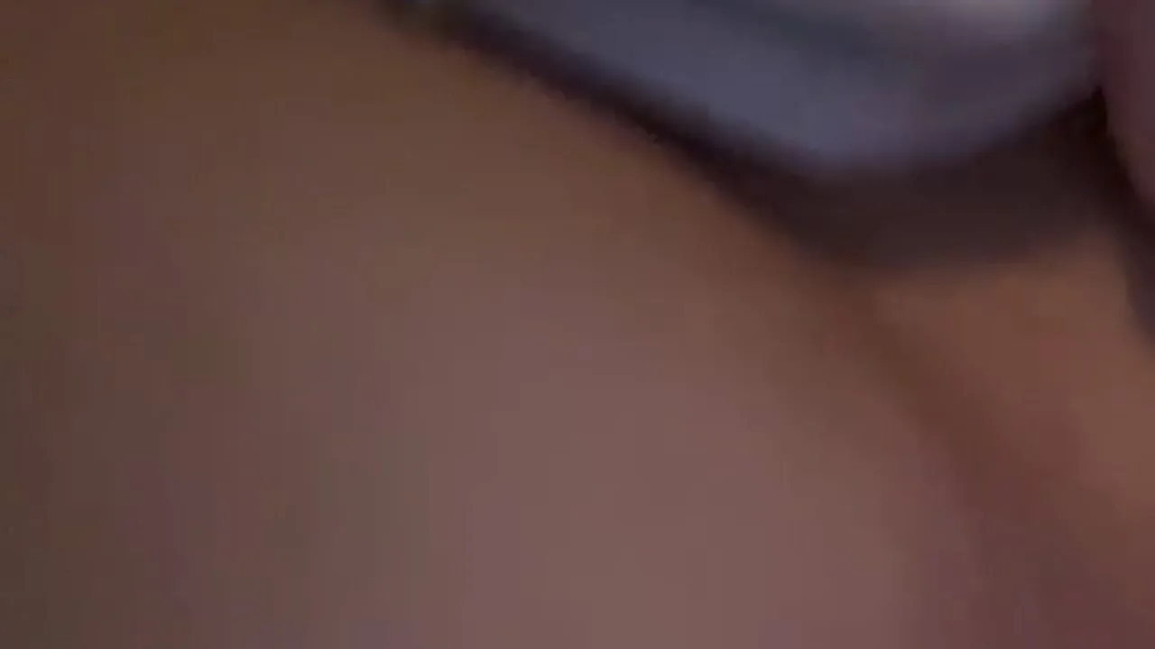 ｛人妻｝有料は野外露出。駐車場手マン潮＆ノーブラノーパンコンビニ買い物 - FC2 Video - 253515