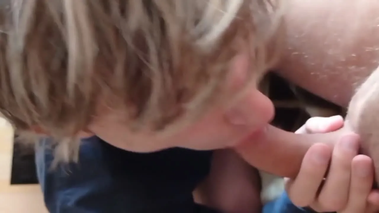 blowjob to neighbor so as not to expose me.mp4 - FC2 Video - 254496