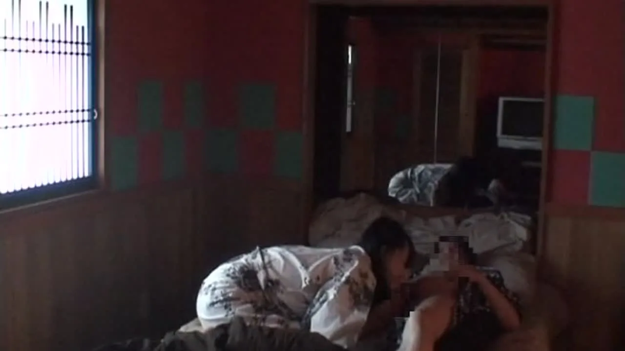 【個撮】清楚で優しい素人熟女妻。カメラ目線でジュポジュポ濃厚フェラチオご奉仕してくれました。 - FC2 Video - 255075