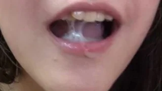 アイドル調のルックスを持つキャワワな素人女子にチンポしゃぶってもらって口内射精でザーメン放出！ - FC2 Video - 258656