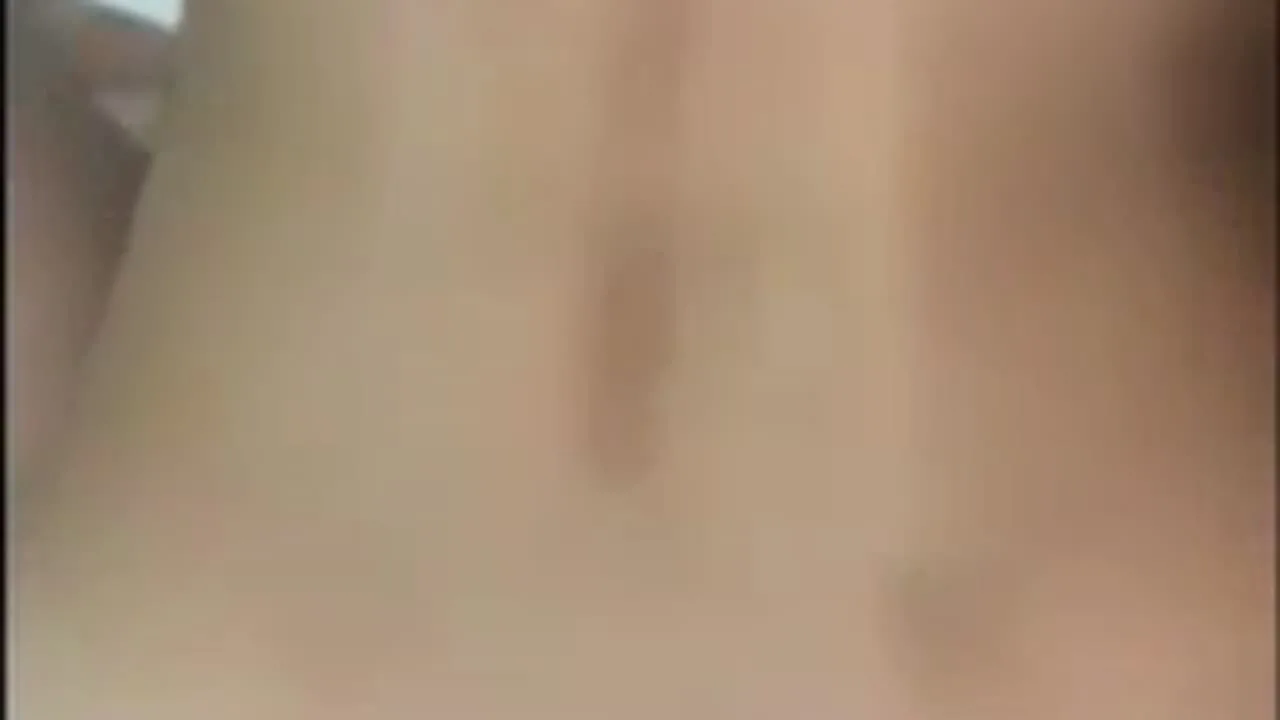 【無/本編顔出し】可愛い顔に似合わぬ剛毛に肉厚黒ビラを持った逸材！お金欲しさにカメラの前でハメ撮りからイキ顔に局部ドアップまで全て収めた映像を公開する。 - FC2 Video - 258728