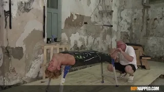 Twink Galiel Swan blowed and jerked by master Seba - FC2 Video - 260198