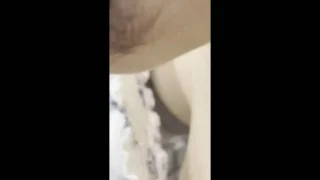 [電車胸チラ]暑くて胸元パタパタしだしたお姉さん、チクチラしちゃったね！[セルフ乳首見せつけ] - FC2 Video - 260632