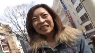 【人妻】欲求不満を抱き、激しいSEXを切望する淫乱妻たち　素人妻２名　その３０ - FC2 Video - 261808