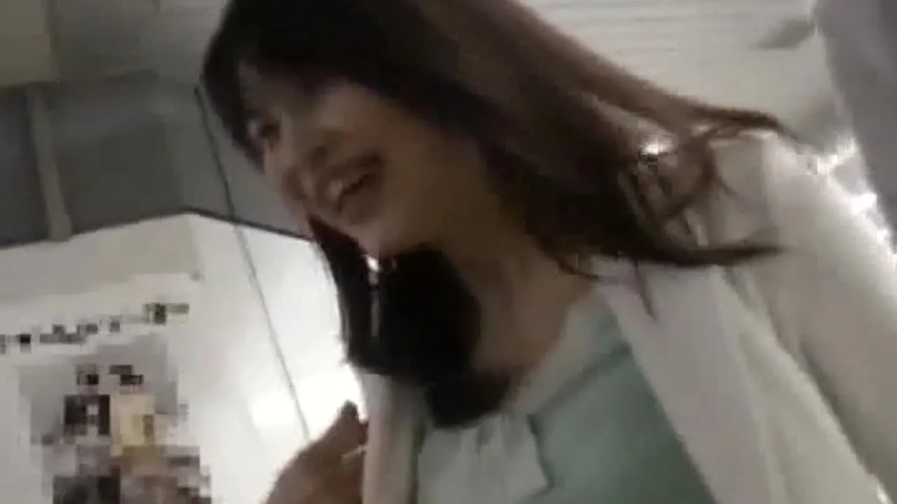 【人妻】欲求不満を抱き、激しいSEXを切望する淫乱妻たち　素人妻２名　その４５ - FC2 Video - 264112