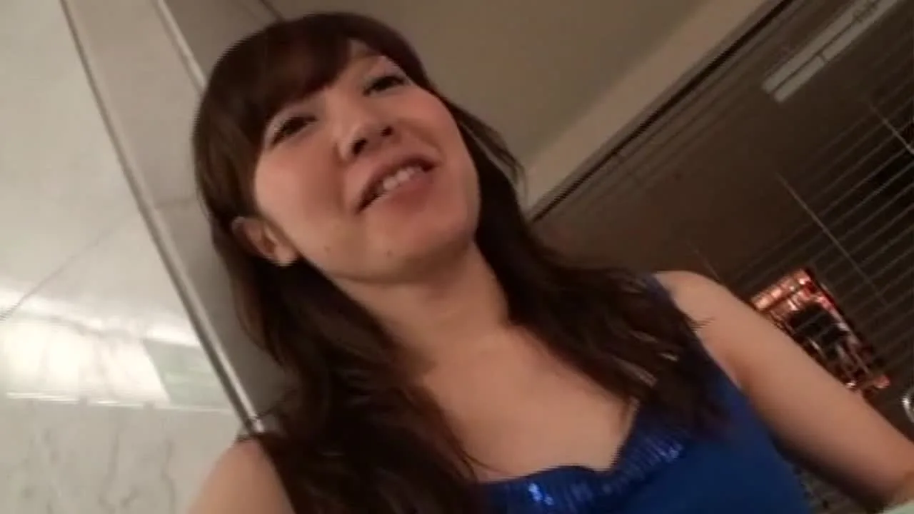 【人妻】欲求不満を抱き、激しいSEXを切望する淫乱妻たち　素人妻２名　その５０ - FC2 Video - 264182