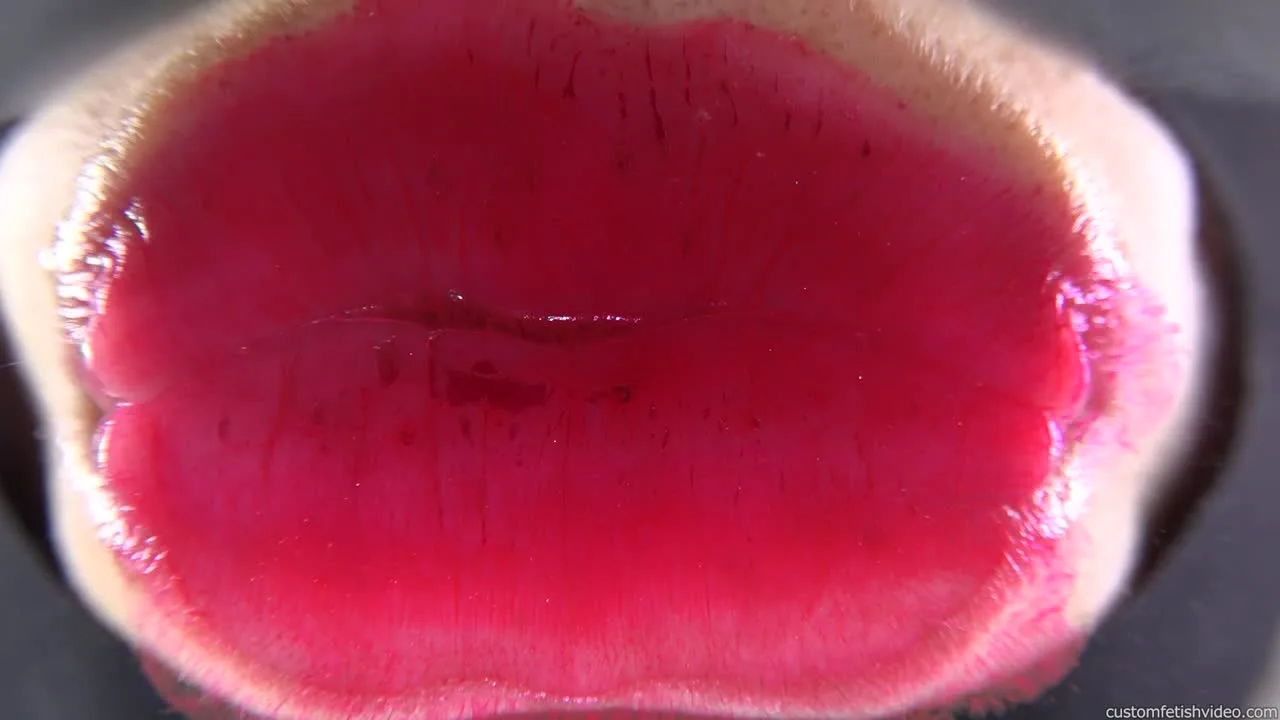 グロスを塗った唇フェチ動画　真っ赤な口紅でガラスにタコちゅう - FC2 Video - 265364