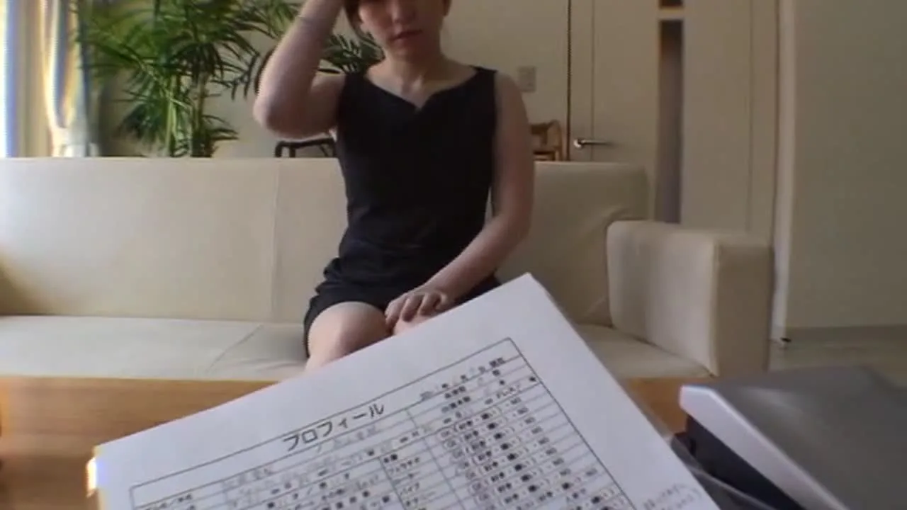 【人妻】欲求不満を抱き、激しいSEXを切望する淫乱妻たち　素人妻２名　その６１ - FC2 Video - 266080