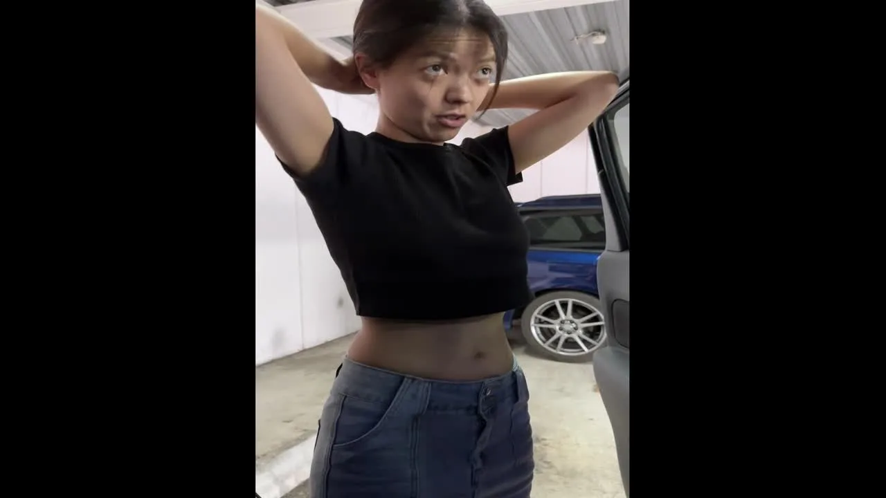 パイパンでミニスカを履く孝子 - FC2 Video - 266810