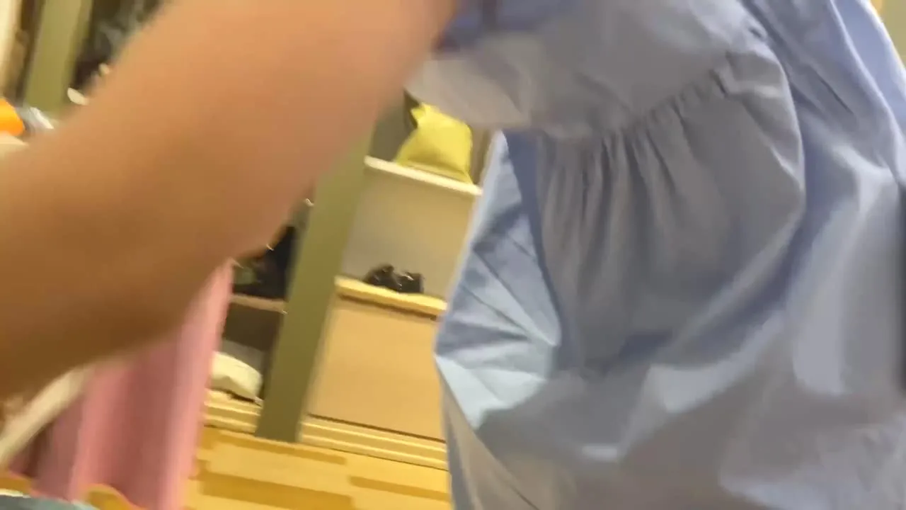 【！！アナルのシワまで観察超接写！！】【激かわ人気ショップ店員さんのおケツ丸出し紐T】【ブラまで筒抜け絶景ローアングル】 - FC2 Video - 267076