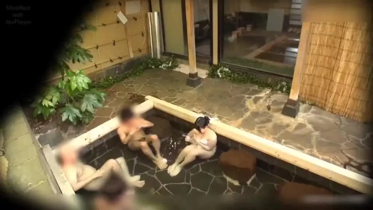 タオル一枚で男湯。。。 - FC2 Video - 268232