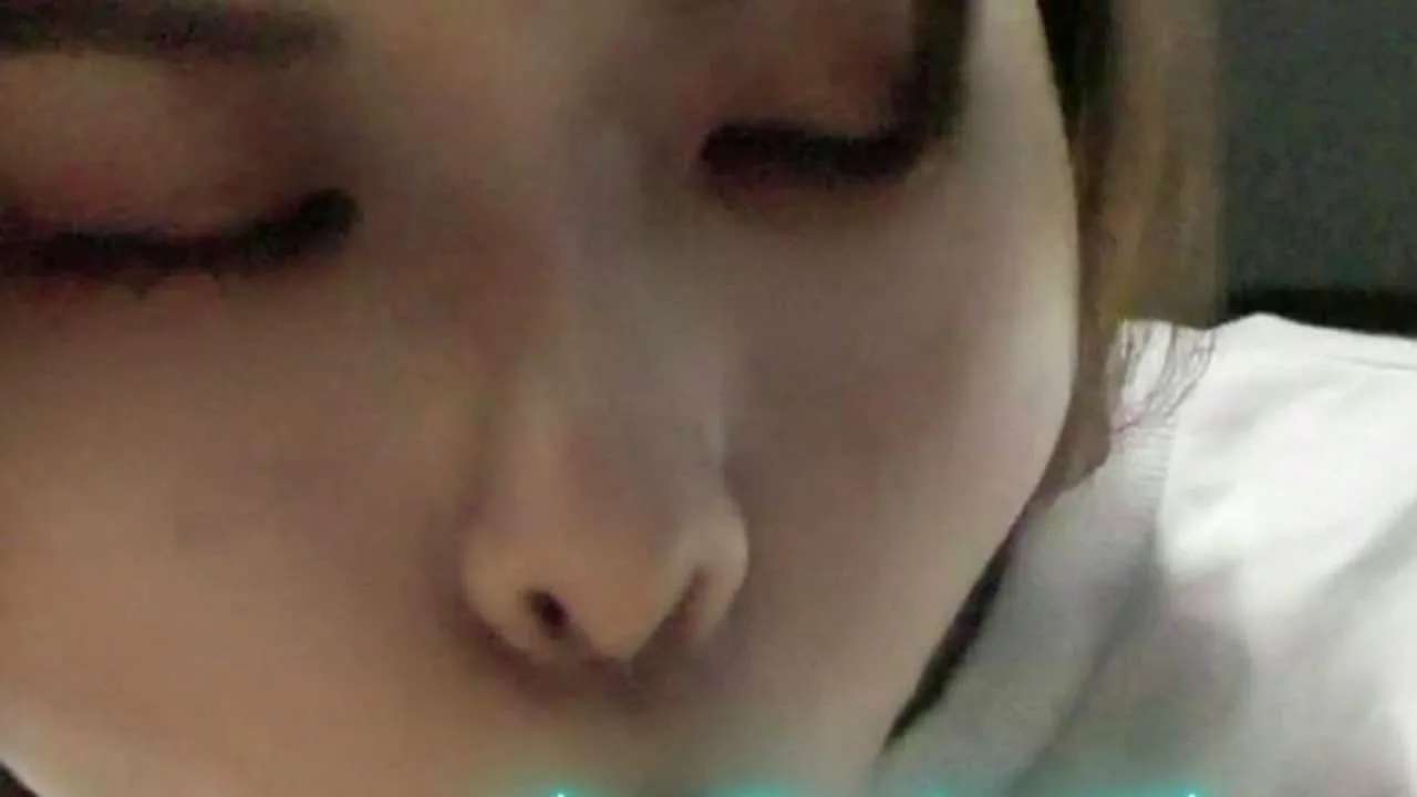 チンポ好き素人女子が怒涛の勢いで車内フェラ！凄まじい肉棒しゃぶりテクニックの口内射精で搾り上げ！ - FC2 Video - 268304