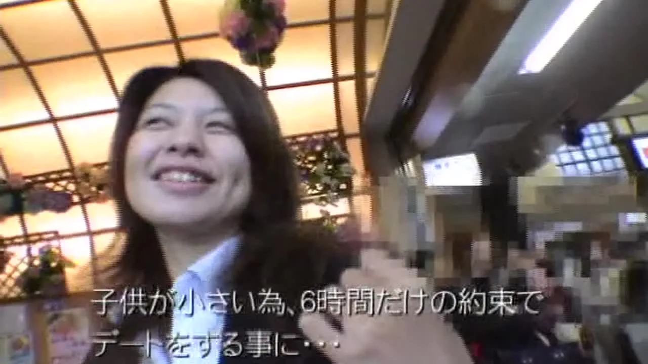 【人妻】欲求不満を抱き、激しいSEXを切望する淫乱妻たち　素人妻４名　その９ - FC2 Video - 268473