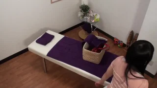 【個撮】清楚で可愛い素人お姉さん。卑猥なマッサージに感じてオマンコびしょ濡れになっちゃってました。 - FC2 Video - 268941