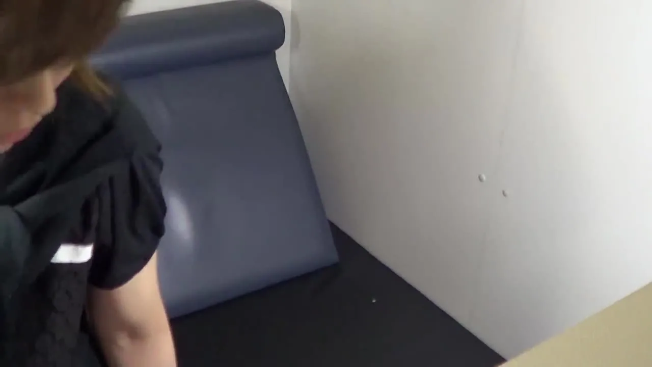 【無修正】ツルマンずる剥けデカクリを両手使いでグリオナ - FC2 Video - 270112