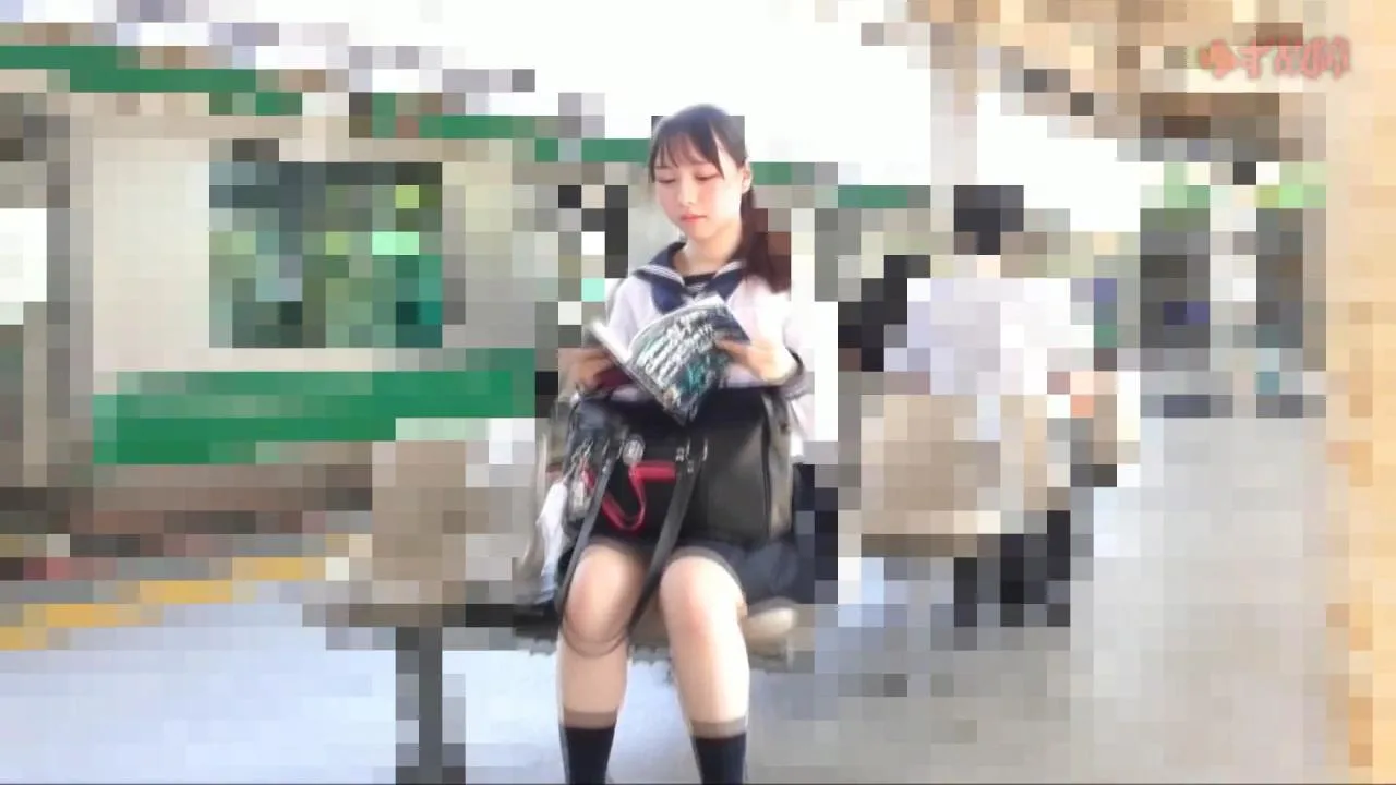 【電車チ○ン】★「半外半中出し」でガチ膣内射精★朝ドラオーディション参加の神美○女が真っ白な肌を火照 - FC2 Video - 270728