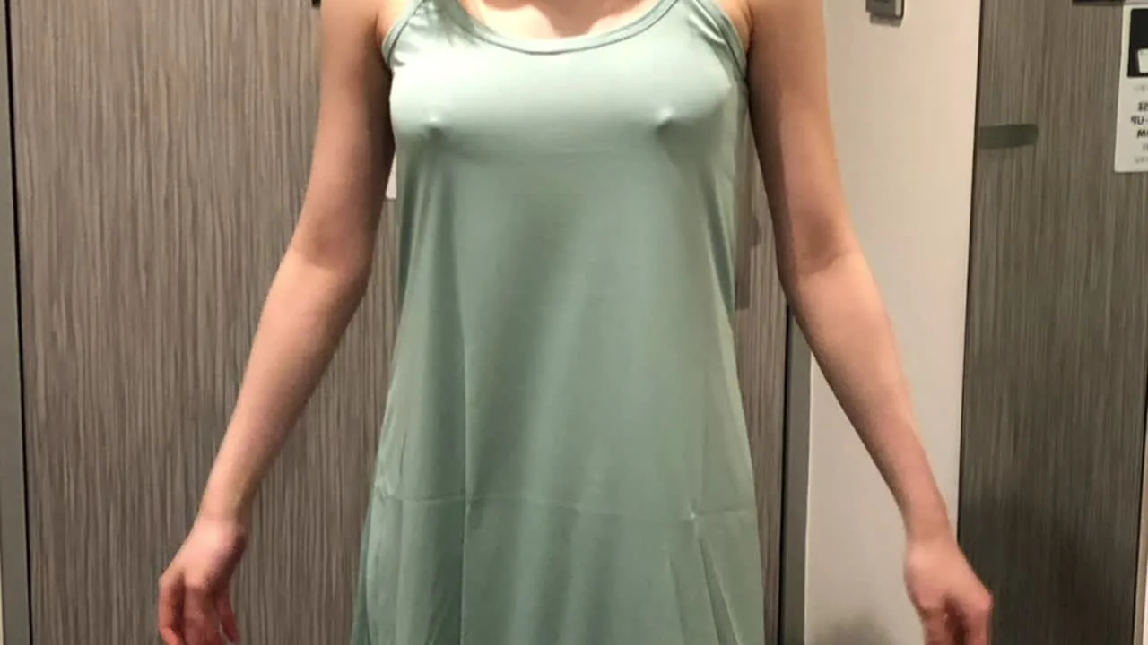 6着着替えて勃起したら入れるゲームのオフショット - FC2 Video - 271510