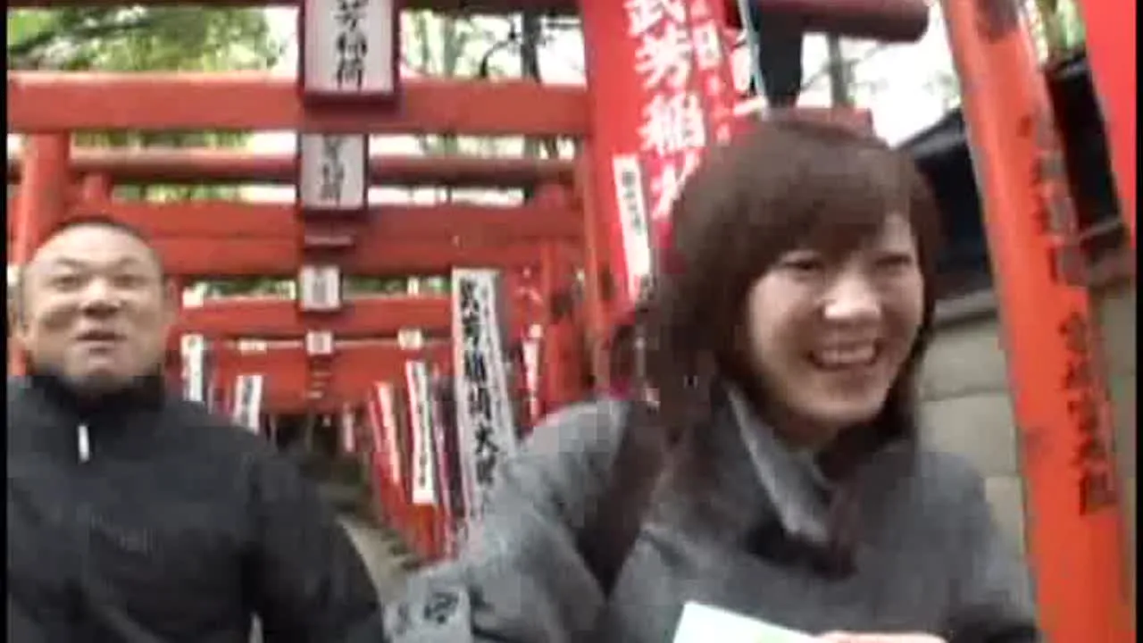 「あなたごめんなさい…、私、おま○こが疼いてしかたないの…」　いつまでも女でいたいと思う人妻たち　素人妻２名　その１６ - FC2 Video - 271786