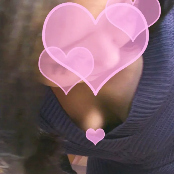 ぷっくり巨乳首・・・ギャルのYさん胸元がっ！ - FC2 Video - 272028