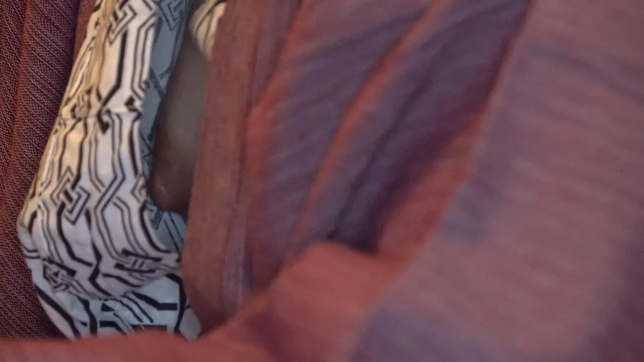 温泉施設でよく見る光景その６　むっちむちお姉さんの生足 - FC2 Video - 272626