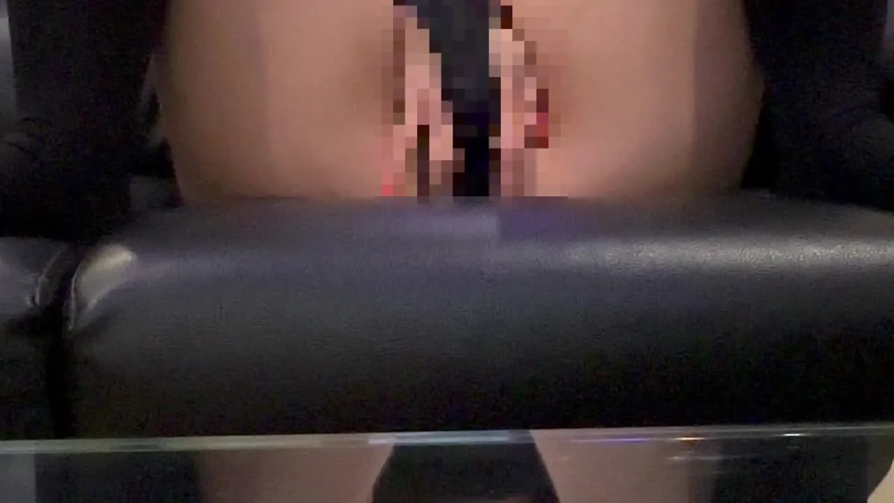 ニーソ女子のパンツ履いたまま指オナ二ー - FC2 Video - 273084