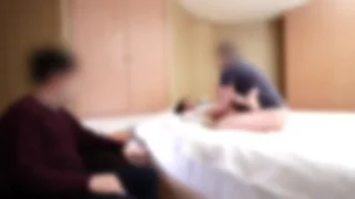 【不倫発覚】旦那に尾行され、旦那の隣でSEX、旦那も参戦、不倫相手と仲良く3p、膣の中で混合する精子 - FC2 Video - 273902