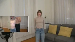 ロ〇のロシアの子のキツキツつるつるぬるぬるの最高に気持ちいいマンコに中出し小さいお口て頑張ってフェラ - FC2 Video - 275378