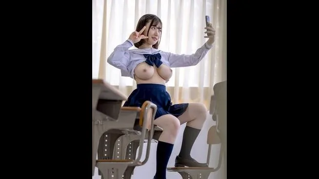 推定Hカップ爆乳のオタク***がバイブ挿入し露出撮影していたので…他人バレした興奮と生チ●ポの臭いに - FC2 Video - 275500