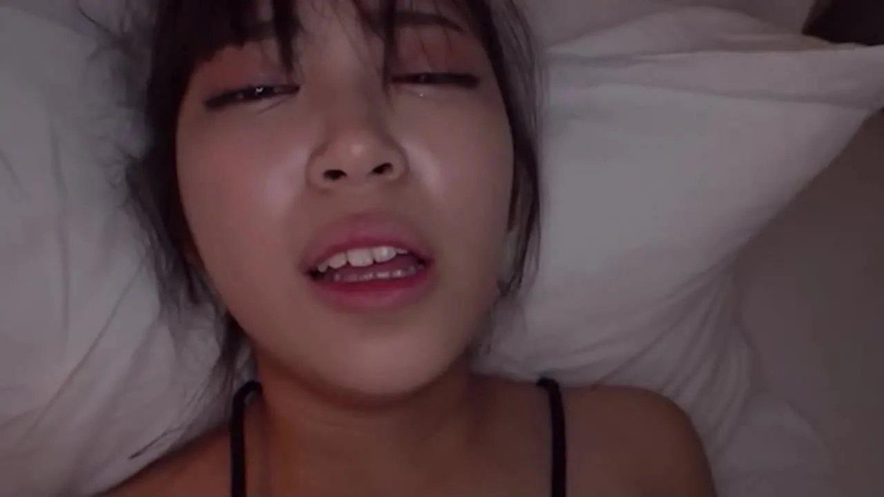 旦那がいない間に小遣い稼ぎする美人がごっくんしてくれました - FC2 Video - 275872