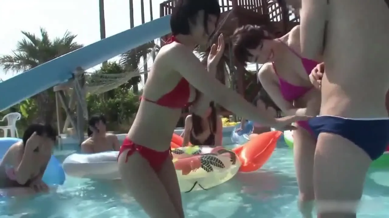 （無）設計ミスのウォータースライダーでおっぱいボ**ンしまくりｗｗついでにハメまくりｗｗｗ（無） - FC2 Video - 276944