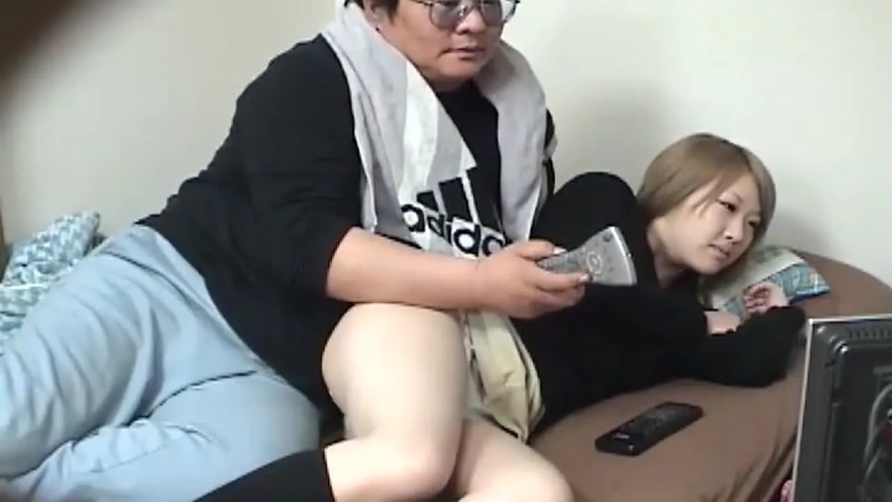 【無修正】掛け持ちバイトの雅美ちゃん２１歳。家賃稼ぎに生ハメセックス - FC2 Video - 278466