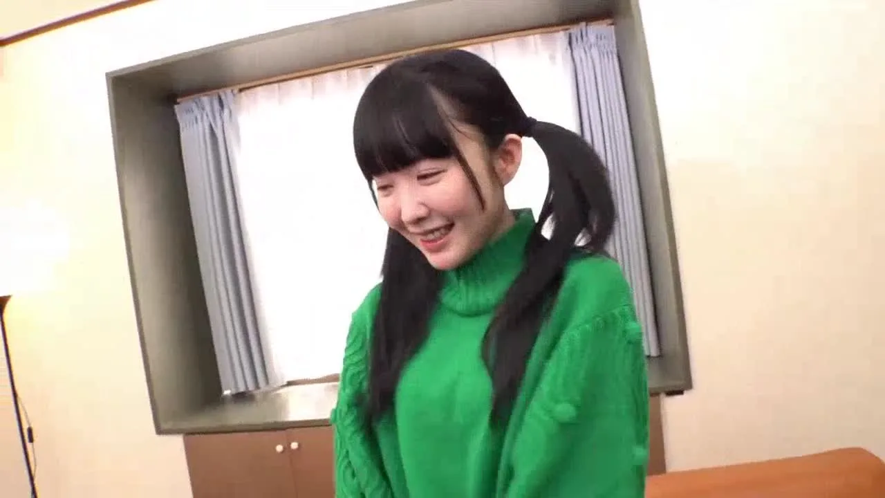 せまーいお風呂で初めての密着混浴体験！＃１ - FC2 Video - 280554