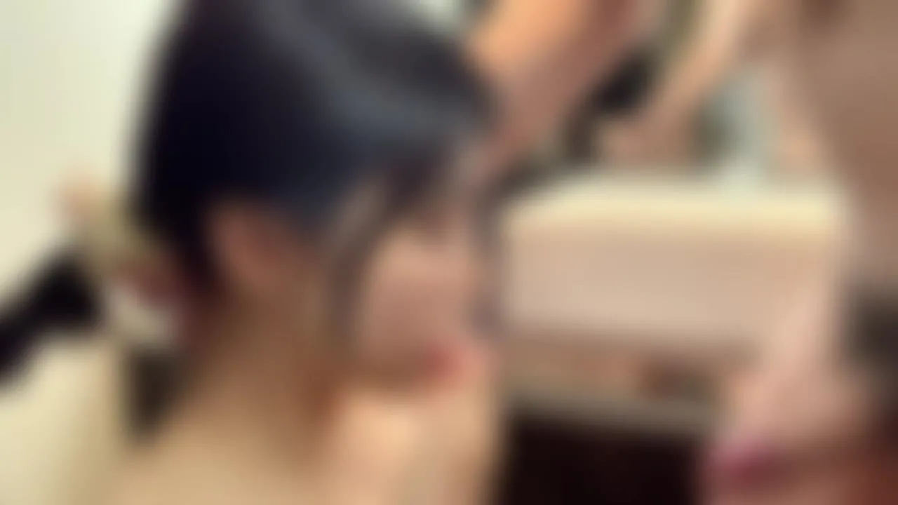 初撮※おしとやかで清純な楓ちゃんが、中年オヤジに好きなようにされ、お小遣いの為に我慢して生中出し… - FC2 Video - 280570