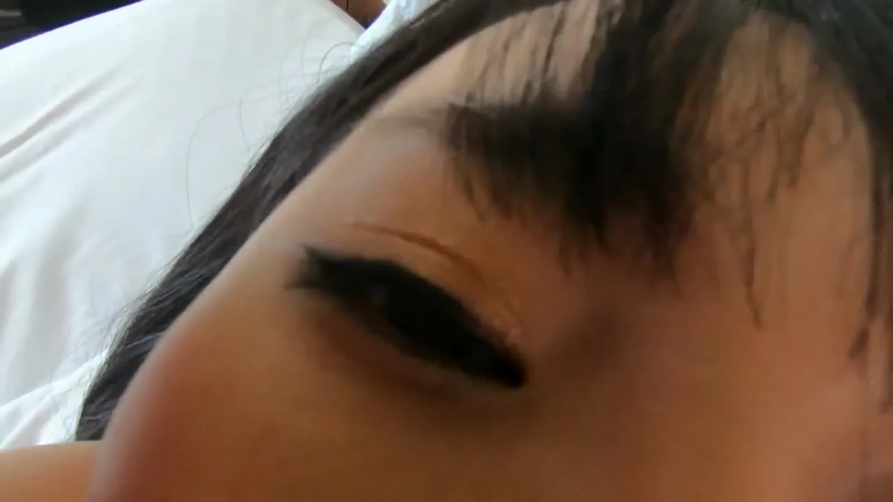 【激マブ】可愛らしい顔をしていながらもFカップで色気もある美●女♥ パイパンおまんこはメス汁で溢れて - FC2 Video - 280640