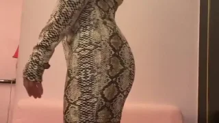 【人妻】オナニー報告動画　出張先で電マでオナニー　潮吹き - FC2 Video - 280992