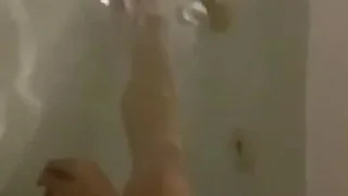 【人妻素人】オナニー報告動画　ホテルのお風呂場にて - FC2 Video - 281040