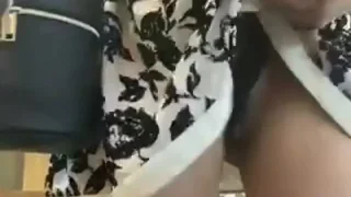 【人妻素人】お出かけ先のトイレにて　オナニー報告 - FC2 Video - 281074