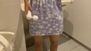 【人妻素人】お買い物中にオナニーしたくなりました　報告　日課 - FC2 Video - 281082