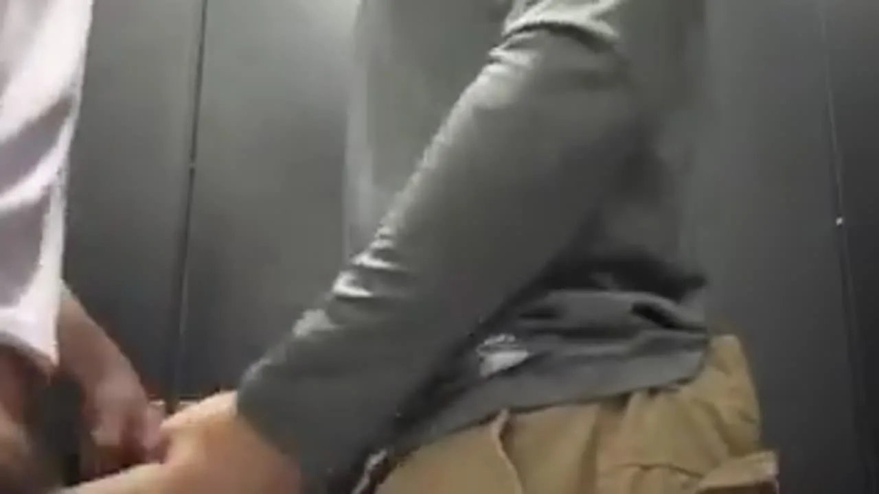 廁所樂 1/2 - FC2 Video - 281182