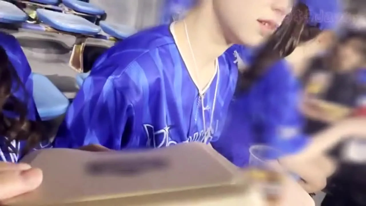 cv537 - FC2 Video - 282330